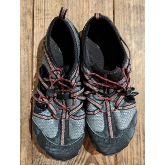 Chaco Outcross Shoes in Gunmetal Grey Size 6 - Picture 2 of 8